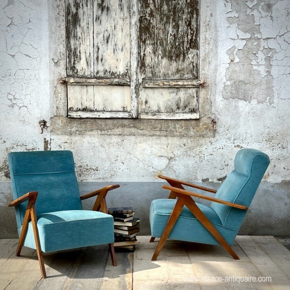 Paire fauteuils vintage vers 1960 velours bleu 